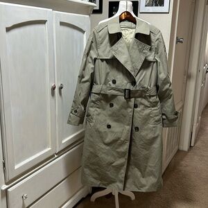 Military/Valor Collection Marine all weather, DLA trench coat men’s size 36R